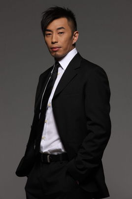 邹少官的英文名