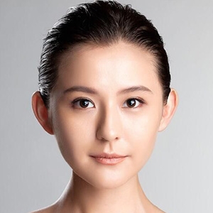 热依扎的英文名