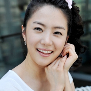 刘荷娜的英文名