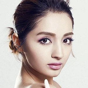 买地娜&middot;买买提的英文名